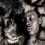 Woman and Lion (Outlet) Walldecoration Wandkraft 70x118 cm