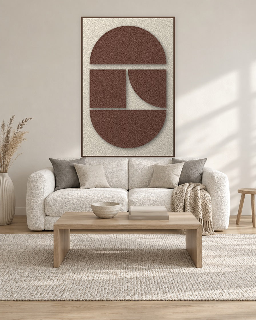 Counter Arch Cocoa viltpaneel met kastanjebruine baklijst aan de wand in een lichte woonkamer