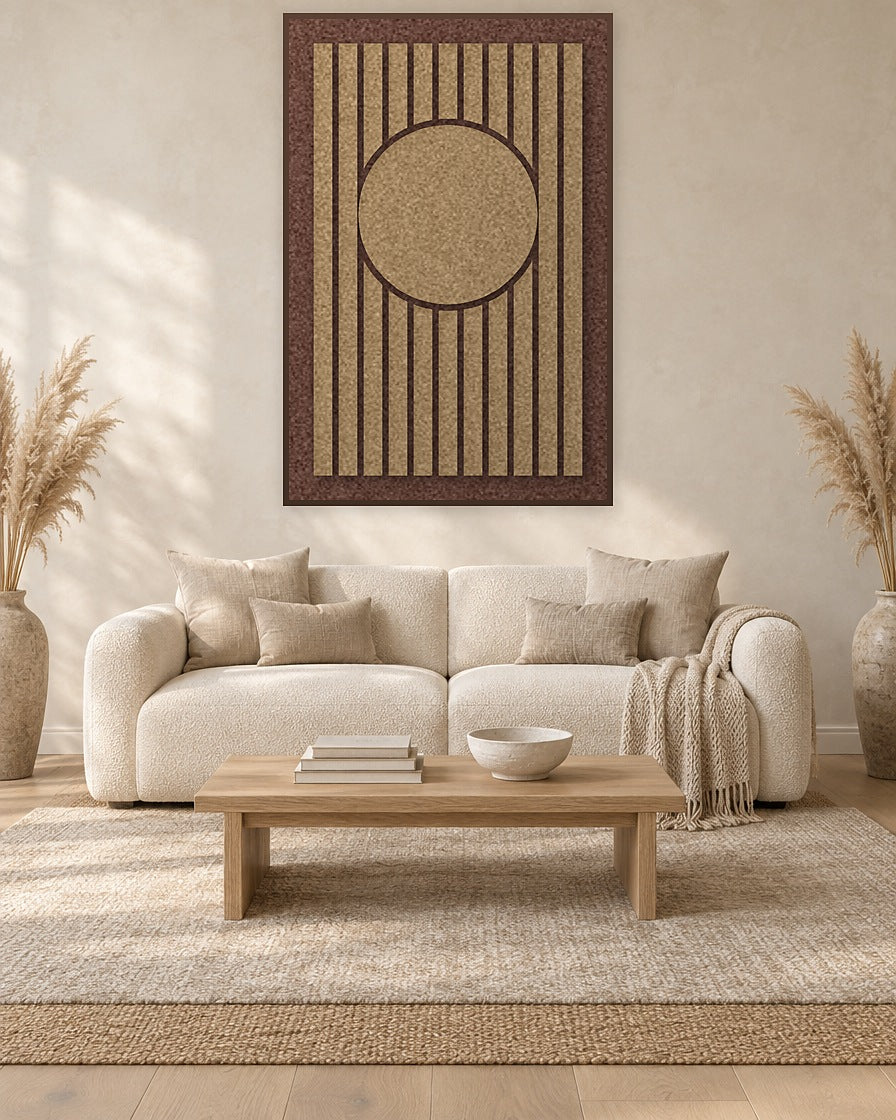 Sun Bend Latte viltpaneel met kastanjebruine baklijst aan de wand in een Scandinavisch interieur