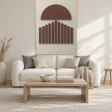 Sunset Stripes Cocoa viltpaneel met blanke baklijst aan de wand in een lichte woonkamer