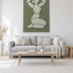 Morning Stretch Fern viltpaneel met witte baklijst aan de wand in een licht Scandinavisch interieur