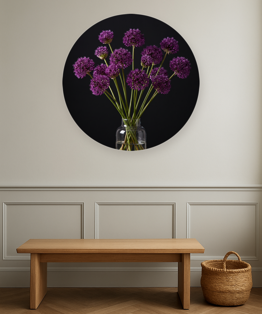 Allium Nocturne ronde wanddecoratie in modern interieur