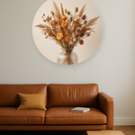 Amber Stillness ronde wanddecoratie in modern interieur
