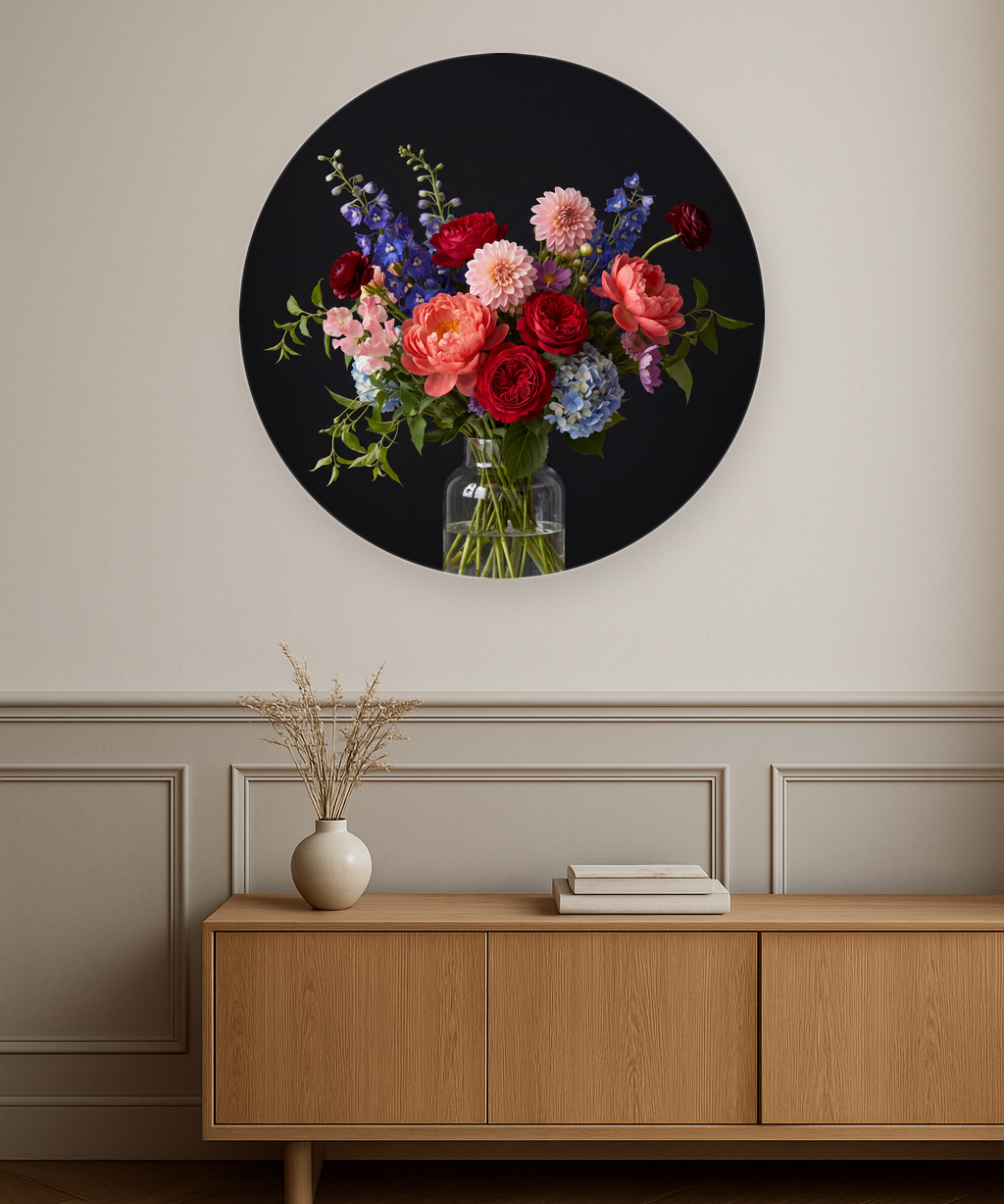 Nocturne Bloom ronde wanddecoratie in modern interieur