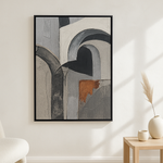 Arch Light van Wandkraft op akoestisch vilt in zwarte baklijst, in een licht Scandinavisch interieur.