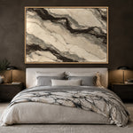 Cloud Marble en situation avec cadre caisse en bois naturel dans une chambre apaisée