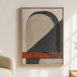 Concrete Hours van Wandkraft op akoestisch vilt in blanke baklijst, in een licht Scandinavisch interieur.