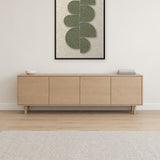 Crescent Column Sage viltpaneel aan de wand in een Scandinavisch interieur