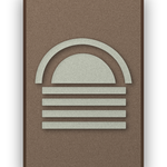 Dawn Arch Mocha akoestisch viltpaneel met kastanjebruine (wenge) baklijst, vrijstaand