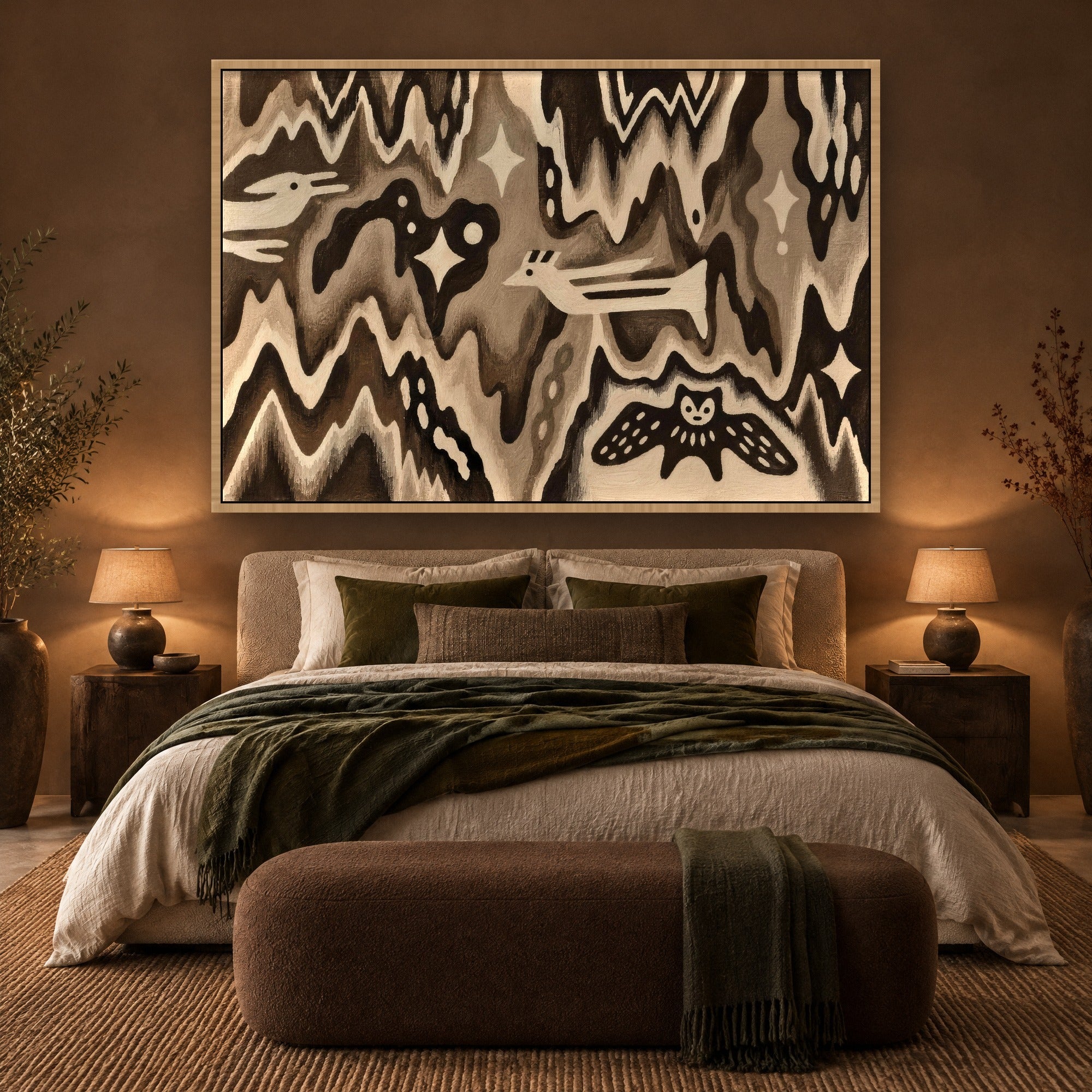 Nightbird Tapestry sfeerbeeld met baklijst in naturel hout in een slaapkamer