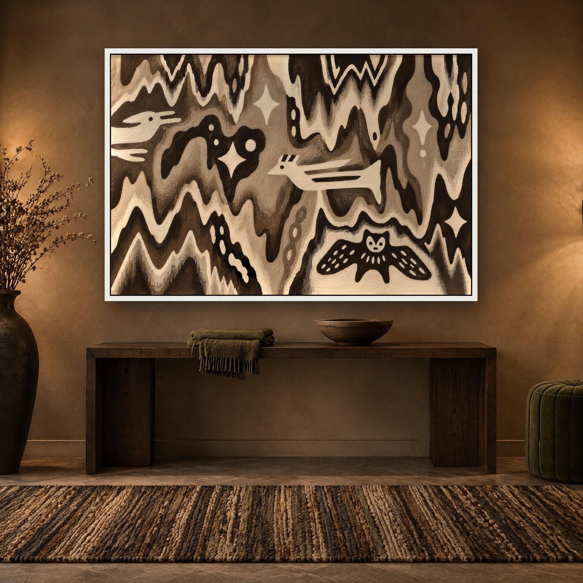 Nightbird Tapestry sfeerbeeld met witte baklijst in een hal