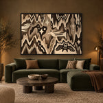Nightbird Tapestry sfeerbeeld met zwarte baklijst in een woonkamer