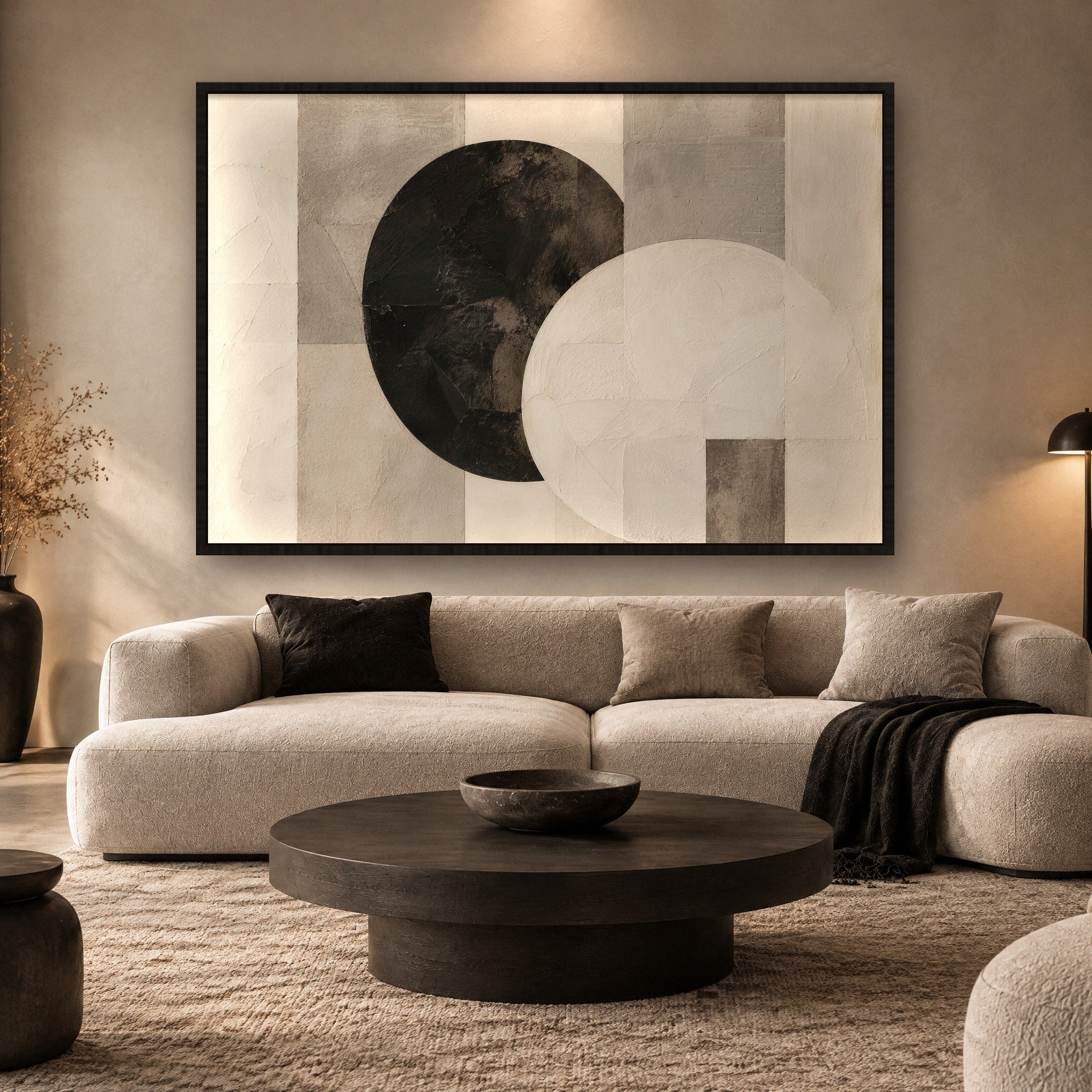 Paired Moons sfeerbeeld met zwarte baklijst in een woonkamer