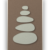 Pebble Cairn Mocha akoestisch viltpaneel met witte baklijst, vrijstaand