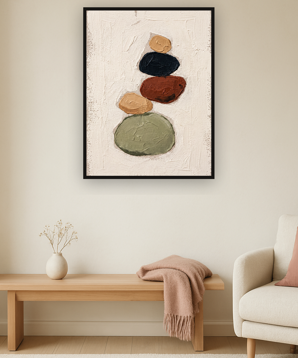 Quiet Pebble van Wandkraft op akoestisch vilt in zwarte baklijst, in een licht Scandinavisch interieur.