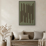 Reed Lines groen viltpaneel aan de wand boven een houten bank in een landelijk interieur