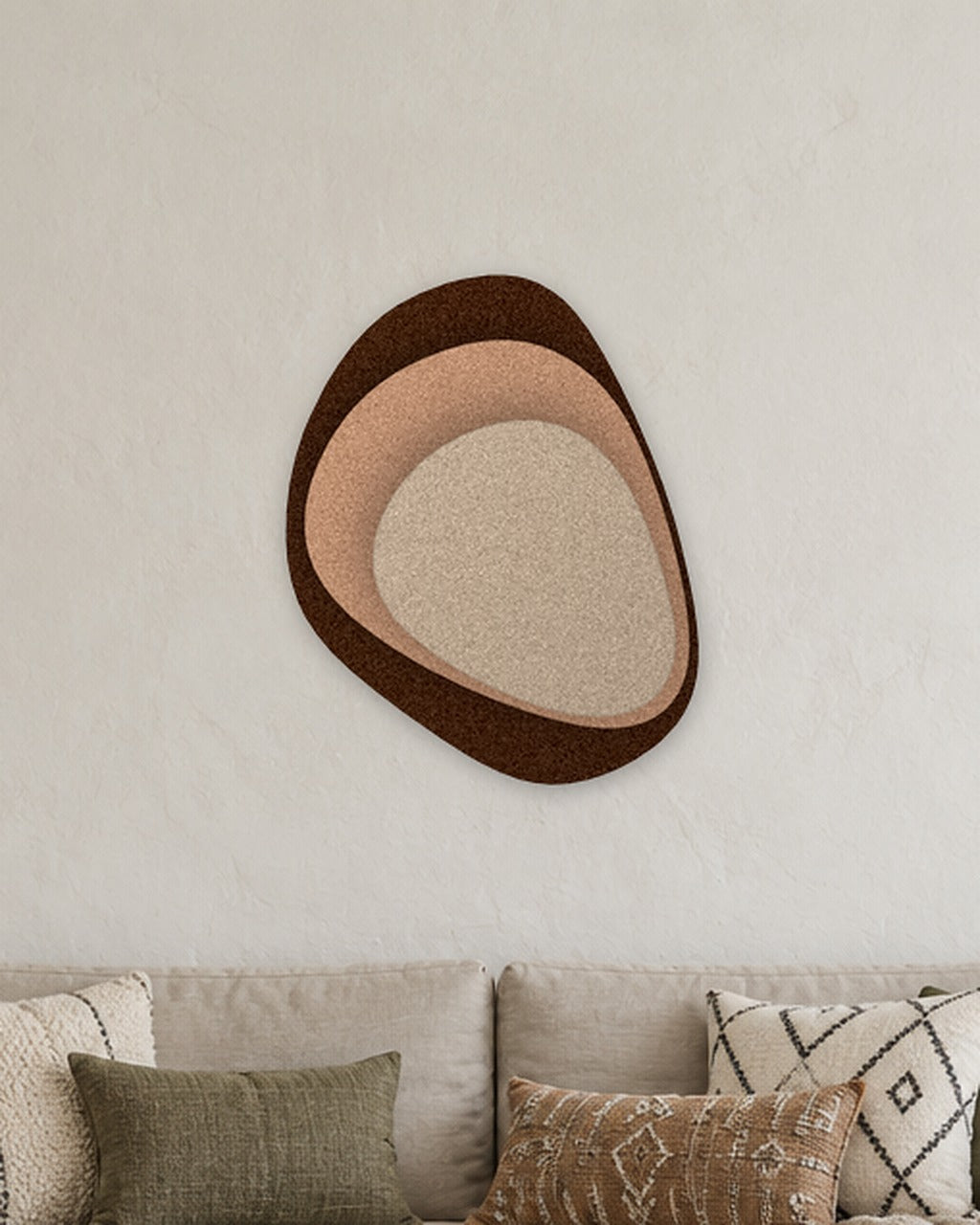 Stone Shield relief acoustique en feutre superposé, ambiance, coloris Kruidnagel-Caramel-Zand