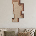 Step Tower relief acoustique en feutre superposé, ambiance, coloris Cacao-Caramel-Zand