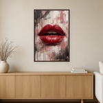 Scarlet Whisper van Wandkraft op canvas in wenge baklijst, in een warm, licht interieur.