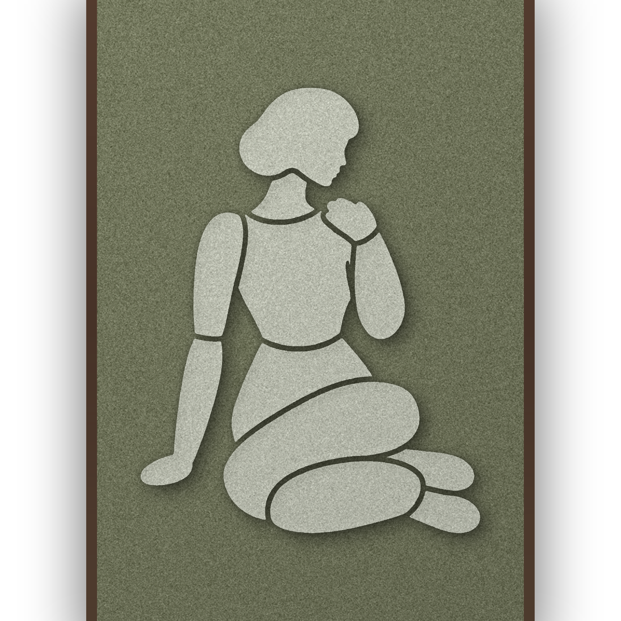 Shoulder Rest Fern Akustikpaneel aus Filz mit aufgelegter Frauenfigur in Graugrün auf Waldgrün, mit kastanienbraunem Schattenfugenrahmen