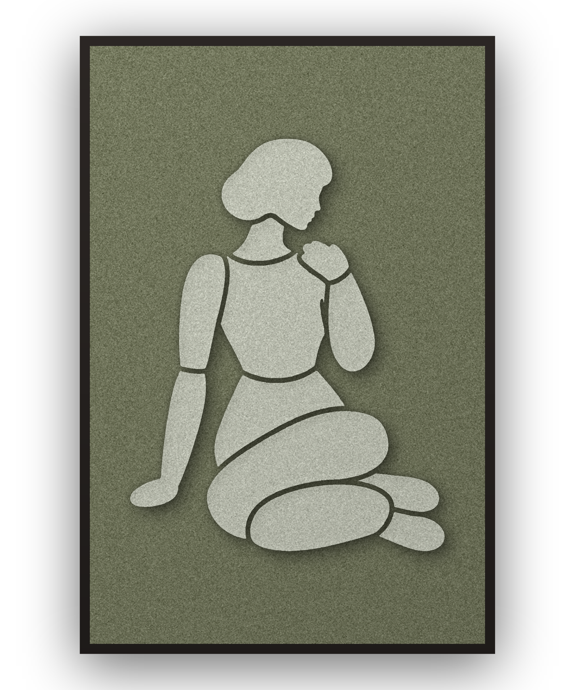 Shoulder Rest Fern Akustikpaneel aus Filz mit aufgelegter Frauenfigur in Graugrün auf Waldgrün, mit schwarzem Schattenfugenrahmen