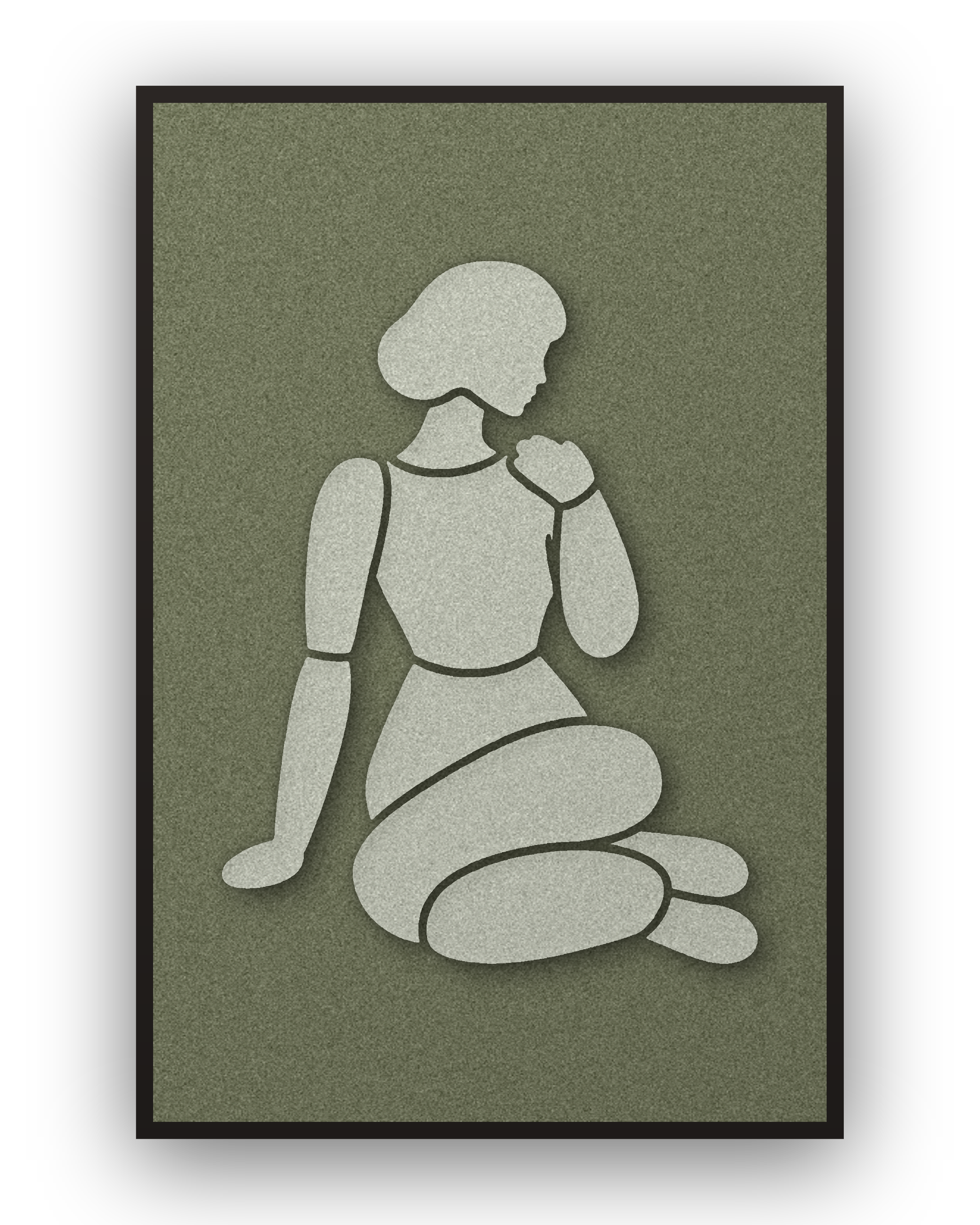 Shoulder Rest Fern Akustikpaneel aus Filz mit aufgelegter Frauenfigur in Graugrün auf Waldgrün, mit schwarzem Schattenfugenrahmen