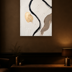 Single Thread van Wandkraft op canvas zonder lijst, vlak aan de muur, in een verfijnd dark-luxury interieur.