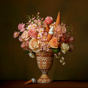 Wandkraft wanddecoratie: Wanddecoratie met roze en perzik bloemen in een vaas met ijshoorns, zachte kleuren en speelse, moderne stijl. voor een stijlvol interieur