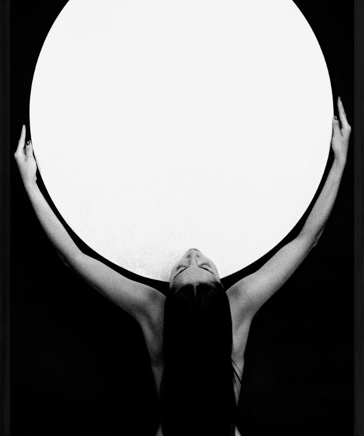 Femme Portant L'univers Walldecoration Wandkraft 70x118 cm
