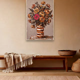 Striped Bouquet ambiance avec cadre en bois clair dans un intérieur bohème