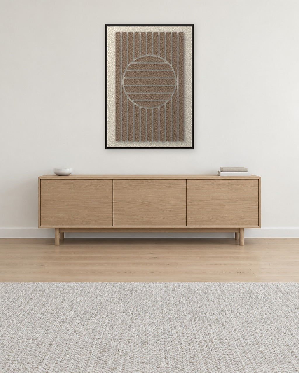 Panneau en feutre Sun Rings Cocoa avec cadre caisse noir au mur dans un intérieur scandinave