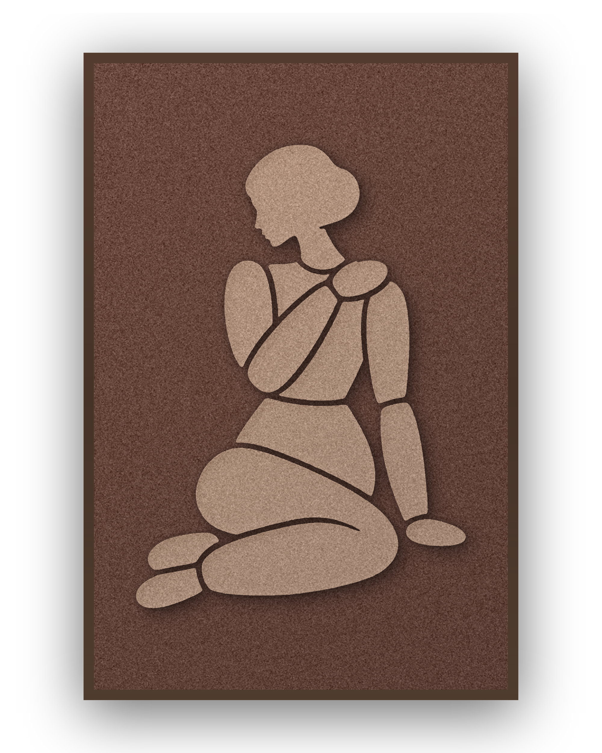 Tender Hold Cappuccino Akustikpaneel aus Filz mit aufgelegter Frauenfigur in Cappuccinobraun auf Kaffeebraun, mit kastanienbraunem Schattenfugenrahmen