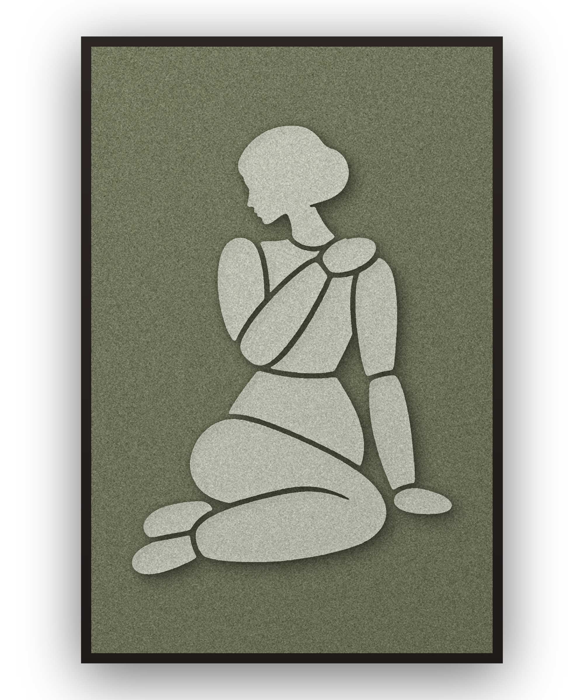 Tender Hold Fern Akustikpaneel aus Filz mit aufgelegter Frauenfigur in Graugrün auf Waldgrün, mit schwarzem Schattenfugenrahmen